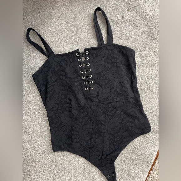 Lace bodysuit - Picture 1 of 3